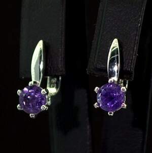 Срібні сережки 925 проби 3,47 г з бразильськими Аметистами 1,9 карат Срібні сережки 925 проби 3,47 г з бразильськими Аметистами 1,9 карат