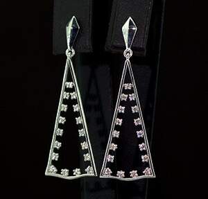 Срібні сережки 925 проби 2,82 г з Муассанітами Кр 57 D/VVS1 0,06 карат Срібні сережки 925 проби 2,82 г з Муассанітами Кр 57 D/VVS1 0,06 карат