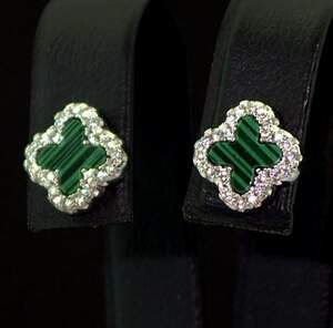 Серебряные серьги 925 пробы 2,28 г с Малахітами и цирконами 1,95 карат Серебряные серьги 925 пробы 2,28 г с Малахітами и цирконами 1,95 карат