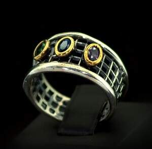 Серебряное кольцо ручної роботи 925 пробы 5,89 г с кольоровими цирконами 0,98 карат Серебряное кольцо ручної роботи 925 пробы 5,89 г с кольоровими цирконами 0,98 карат