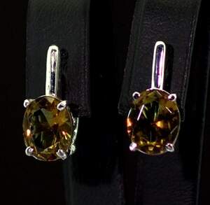 Срібні сережки 925 проби 4,29 г з турецькими Султанітами класу АААА 4,7 карат Срібні сережки 925 проби 4,29 г з турецькими Султанітами класу АААА 4,7 карат