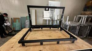 Скляний підлоговий люк