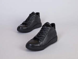 Черные кожаные зимние ботинки, 40