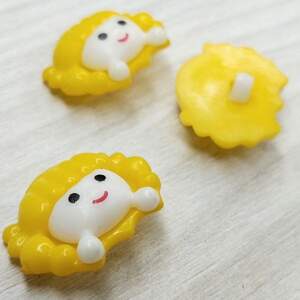 10 шт - Пуговица на ножке детская 22 мм пластик Девочка - темно-желтый 10 шт - Пуговица на ножке детская 22 мм пластик Девочка - темно-желтый