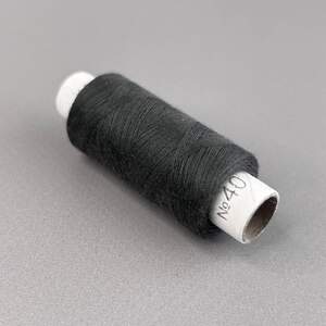 141 Нитки в катушках, швейные 100 полиэстер 40/2 (боб 200м)