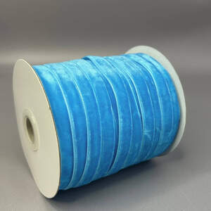 Бархатная лента декоративная 1см боб. 46м. - ярко голубой