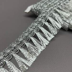 Бахрома с кисточками, 18м моток ширина 4см серебро #10432