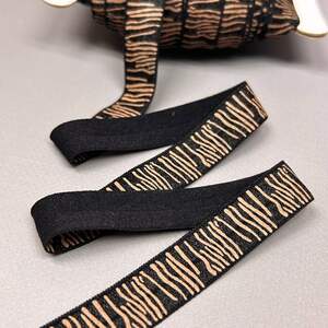 Бейка трикотажная-стрейч коричневая полоска -1,5 см