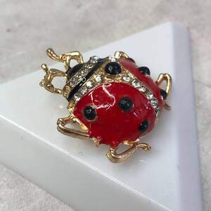 Брошь Божья коровка металл - золото