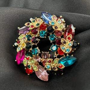 Брошь 35 мм Цветной Веночек металл - золото