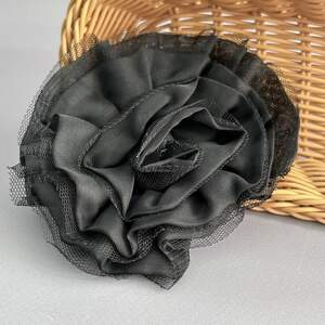 Брошь цветок с фатина 12 см, - черный