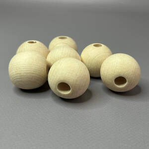 Бусина деревянная круглая 30 мм, бук отверстие 8 мм