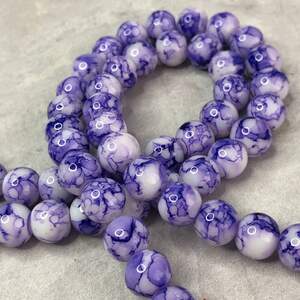 Бусина керамическая под мрамор 8 мм - сиреневая акварель