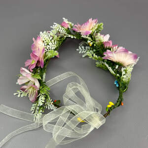 Весенний веночек с цветами азалии - сиреневый