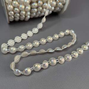 Декоративная тесьма 10 мм с полубусинами на нитке VX37 - молочный с АВ