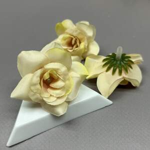 Гардения искусственная (головка) 3 см - кремовый Гардения искусственная (головка) 3 см - кремовый