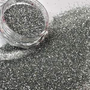 Глиттер 1 кг, мелкие декоративные блестки #601 - серебро Глиттер 1 кг, мелкие декоративные блестки #601 - серебро