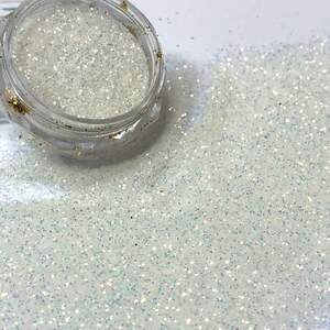 Глиттер 1 кг, мелкие декоративные блестки #650 - белый Глиттер 1 кг, мелкие декоративные блестки #650 - белый