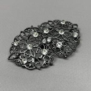 Декоративная застежка-крючок для одежды 3,5х7 см - графит #106404 Декоративная застежка-крючок для одежды 3,5х7 см - графит #106404