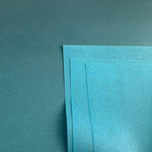 Калька флористическая для цветов и подарков 57х57см 20 листов голубой с черным