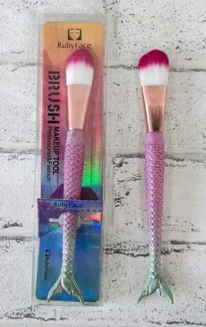 Кисточка для макияжа Рыбка