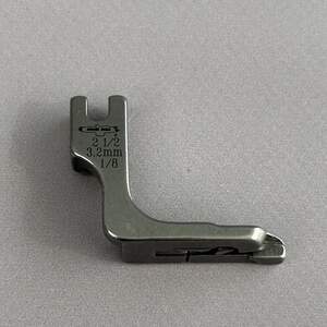Лапка-рубильник с закрытым срезом для подгибки края 1/8 (3,2 мм)