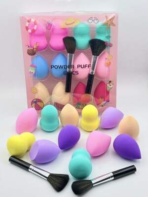 Набор бьюти-блендеров и кисточек для макияжа