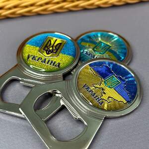 Открывашка магнит патриотичная - в ассортименте круглая Открывашка магнит патриотичная - в ассортименте круглая