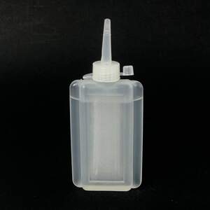 Очищенное масло для швейных машин 30 мл Очищенное масло для швейных машин 30 мл