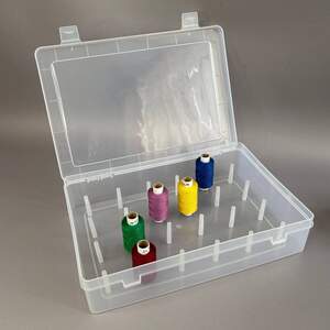 Пластиковый органайзер для ниток, на 24 катушки 6,3х19х27 см - прозрачный