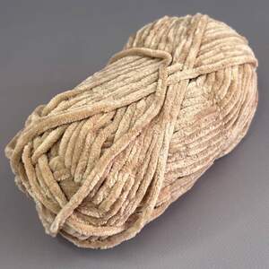 Плюшевая пряжа для вязания игрушек - цвет 022 Плюшевая пряжа для вязания игрушек - цвет 022