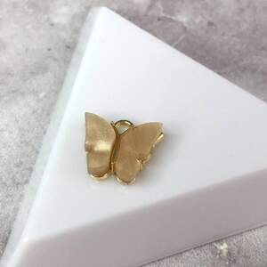 Подвеска Бабочка с перламутром 14 мм, - бежевый в золоте