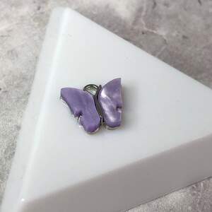 Подвеска Бабочка с перламутром 14 мм, - сиреневый в серебре Подвеска Бабочка с перламутром 14 мм, - сиреневый в серебре