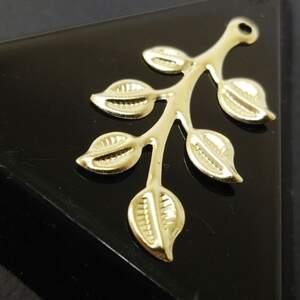 Подвеска Ветка 19х36 мм, цвет Светлое золото Подвеска Ветка 19х36 мм, цвет Светлое золото