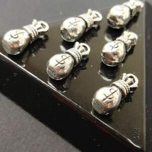 Подвеска Мешочек достатка 6х15 мм металлическая, цвет Серебро Подвеска Мешочек достатка 6х15 мм металлическая, цвет Серебро