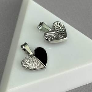 Подвеска Сердце с кристалами и эмалью 14 мм родий, - сталь, черный Подвеска Сердце с кристалами и эмалью 14 мм родий, - сталь, черный