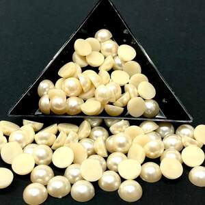 Полубусины перламутровые 8мм, 10 гр/уп - цвет Бежевый Полубусины перламутровые 8мм, 10 гр/уп - цвет Бежевый