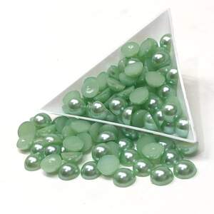 Полубусины перламутровые 8мм, 10 гр/уп - цвет зеленый #Z14 Полубусины перламутровые 8мм, 10 гр/уп - цвет зеленый #Z14