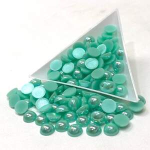 Полубусины перламутровые 8мм, 10 гр/уп - цвет мятный #А22 с АВ покрытием