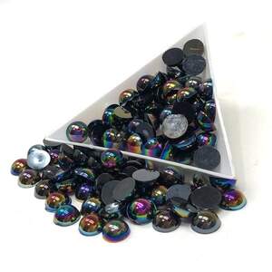 Полубусины перламутровые 8мм, 10 гр/уп - цвет черный #27 с АВ покрытием Полубусины перламутровые 8мм, 10 гр/уп - цвет черный #27 с АВ покрытием