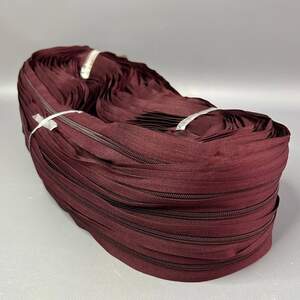 Рулонная молния, спираль Т-5 цвет #864 винный