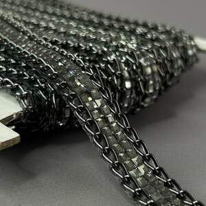 Стразовая термо-тесьма на силиконе, 15 мм - стразы кристалл с темной цепью