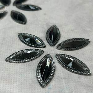 Стразы акриловые пришивные 16х36мм, серый