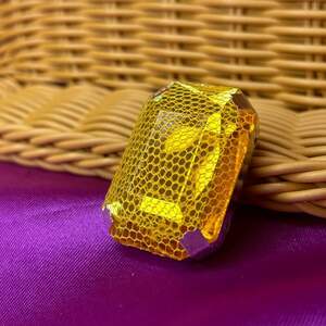 Стразы в цапах пришивные, прямоугольные 28х38 мм - желтый Стразы в цапах пришивные, прямоугольные 28х38 мм - желтый