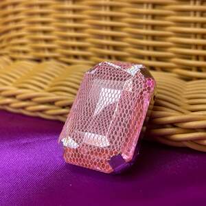 Стразы в цапах пришивные, прямоугольные 28х38 мм - розовый Стразы в цапах пришивные, прямоугольные 28х38 мм - розовый