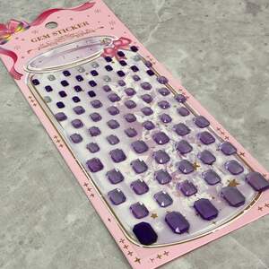 Стразы наклейки для декора на планшетке 10х26 см, - сиреневые камушки