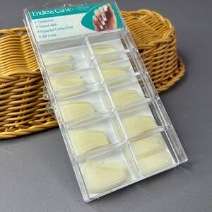 Типсы для наращиванмя ногтей молочные, 100 шт Типсы для наращиванмя ногтей молочные, 100 шт