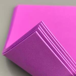 Фоамиран флуоресцентный 2мм, 1 лист А4 - фиолетовый Фоамиран флуоресцентный 2мм, 1 лист А4 - фиолетовый