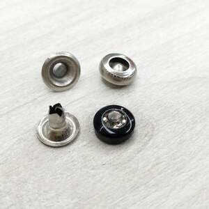 Хольнитен с камнем 7мм черный (1000шт.) Нержавейка Хольнитен с камнем 7мм черный (1000шт.) Нержавейка