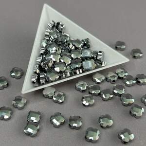 Хрустальная бусина граненый клевер 8 мм - серебро Хрустальная бусина граненый клевер 8 мм - серебро